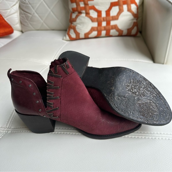 OTBT Santa Fe New Red booties size 8.5 - Picture 7 of 11